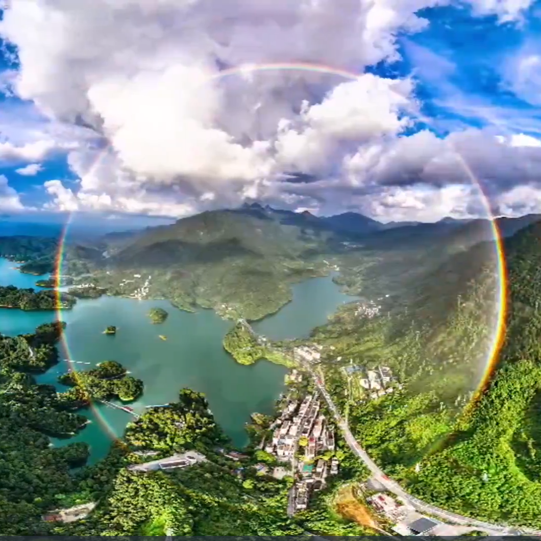 Stunning double rainbow above Guangzhou sky