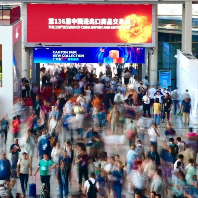Convenient services provided for Canton Fair visitors