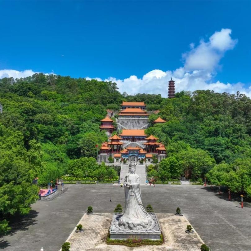 Best hiking spots in Guangzhou for autumn scenery