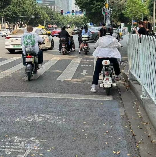 Guangzhou prioritizes road safety above swift delivery