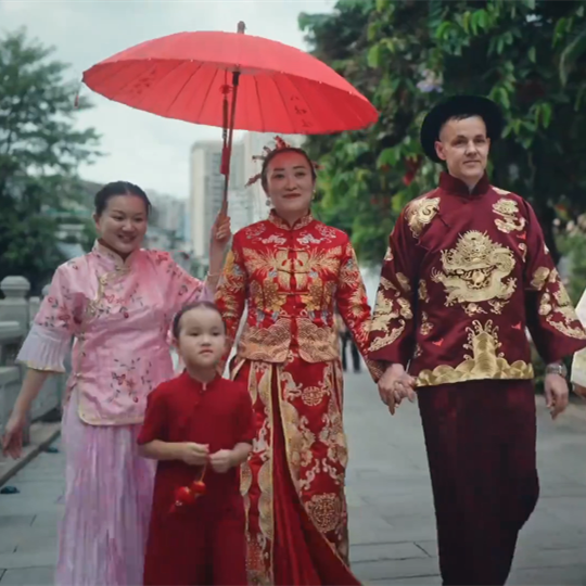 Learn from Masters | International couple experiences traditional Cantonese wedding ceremony in GZ