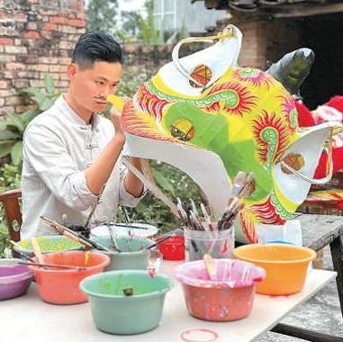 Post-95s inheritor revolutionizes Chinese lion dance