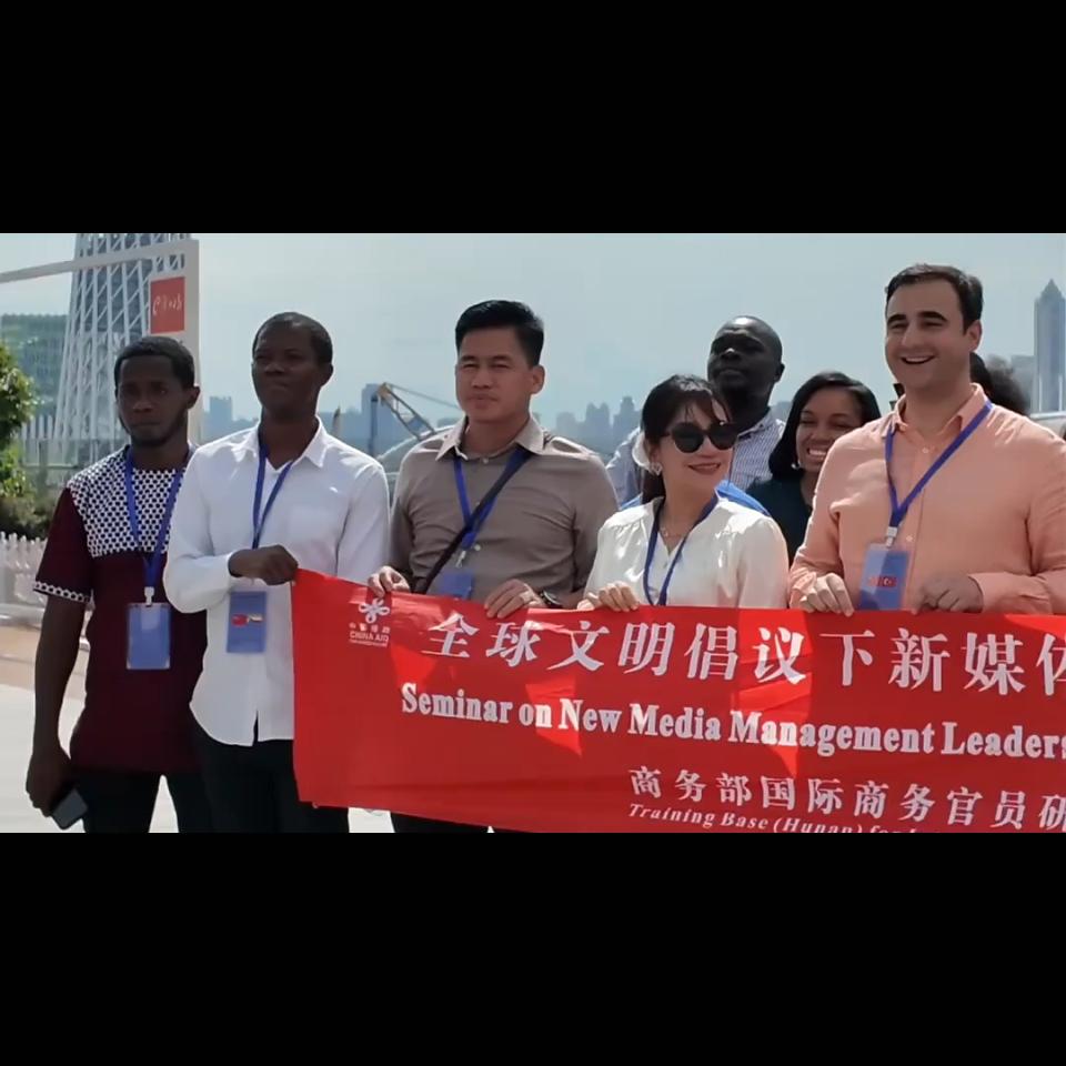 GuangzhouWow | Global media delegation explores Guangzhou Daily's integrated news hub